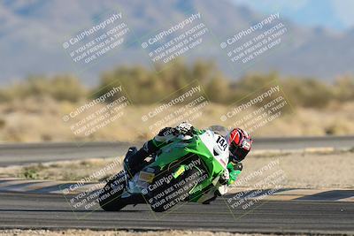 media/Dec-07-2025-CVMA (Sun) [[3e7d2de5dc]]/Race 16-Formula Middleweight/